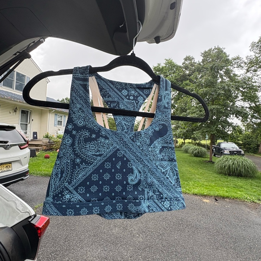 Fabletics Blue Patterned Matching Athletic Set - image 3